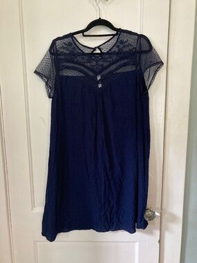 Two Women’s 2X Tops